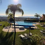 Benahavis Holidays Appartamento *