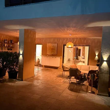 Benahavis Holidays Apartamento Estepona